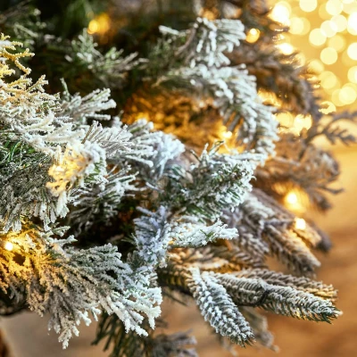 Afbeelding van LOBERON Kerstboom Cadelise groen/wit