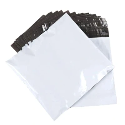 Afbeelding van 100 Plastic Verzendzakken 40x60 cm. Opaque Witte Enveloppen met Zelfklevende Sluiting, Waterdicht en Scheurbestendig voor Kleding, Boeken, Schoenen Pakketten