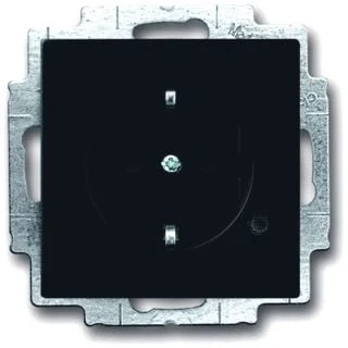 Afbeelding van Busch Jaeger mat zwart stopcontact met randaarde Steplight 20 EUCBLI 885