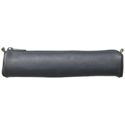 Afbeelding van Clairefontaine 77034C Age Bag Collection Een kleine ronde etui van echt grijs lamsleer 18,5 cm x 4 diameter.