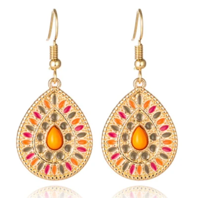 Afbeelding van Goudkleurige Bohemian druppelvorm dames oorbellen multicolor oranje steen