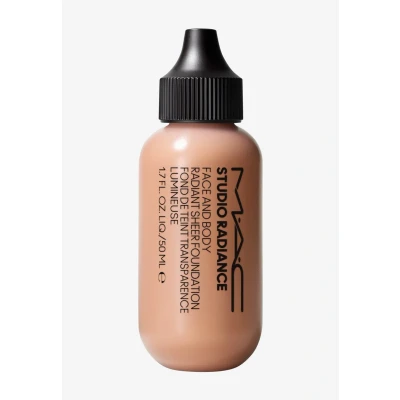 Afbeelding van M·A·C Studio Radiance Face and Body Radiant Sheer Foundation W2 50 ml