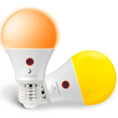Afbeelding van Muggenwerende Dusk To Dawn LED lampen met dubbele daglichtsensor · AAN/UIT Automatisch, afhankelijk van daglichtniveau Nachtlicht schemering tot zonsopgang 9 Watt 580nm Soort dop Edison schroef E27 2 stuks