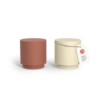 Afbeelding van LARS NYSØM &#039;Svæve&#039; Set Roestvrijstalen Peper en Zoutstel Modern Minimalistisch Ontwerp Eenvoudig Navullen Brick/Buttercream