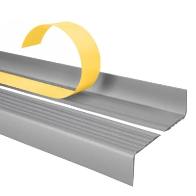 Afbeelding van Quest Zelfklevend profiel voor trapranden 40x25mm ND Antislip beschermprofiel van PVC Zilver, 80cm