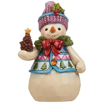 Afbeelding van Enesco Jim Shore Heartwood Creek Decoratieve figuur sneeuwpop met dennenappels, kunsthars, 12,1 cm, wit, rood, groen, blauw