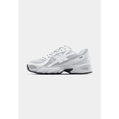Afbeelding van New Balance dames 740 sneaker met mesh details in de kleur Wit, maat: 36