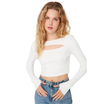 Afbeelding van Trendyol Paarse Geribbelde Aansluitende/Getailleerde Venster/Uitgesneden Gedetailleerde Crop Rekbare Gebreide Blouse Twoss21Bz0042