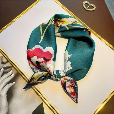 Afbeelding van Kleine Dames Sjaal Zijden Bandana Groen Bloemen