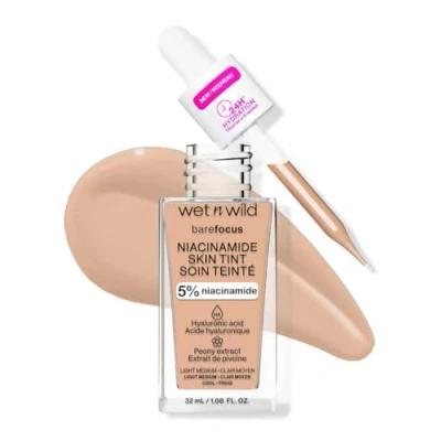 Afbeelding van Wet n Wild Bare Focus Niacinamide Skin Tint, Lichte Foundation met OpBouwbare Formule, Verrijkt HyaluronZuur en Vitamine E voor een Stralende Look, Licht Medium Zand