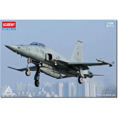 Afbeelding van 1:144 Academy 12644 Northrop F 5 Freedom Fighter KF 5E Tiger II Straaljager Plastic Modelbouwpakket