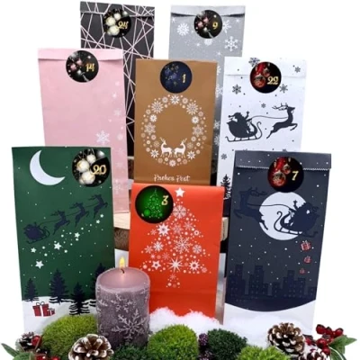 Afbeelding van endlosschenken Adventskalender in de vorm van decoratieve, papieren cadeauzakjes met knijpertjes