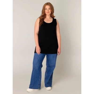Afbeelding van BASE LEVEL CURVY Amina Top Black maat 1(48)