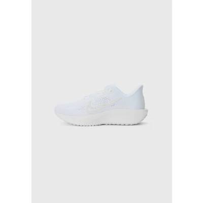 Afbeelding van Nike Performance Quest 6 Hardloopschoenen voor op de weg, Dames, Maat: 38, White/platinum/tint white Textiel/ synthetisch
