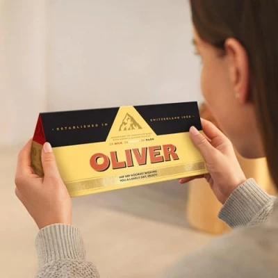 Afbeelding van Gepersonaliseerde XL Toblerone Chocoladereep Cadeau met naam Multi flavour Puur, Wit &amp; Melk Zwitserse Chocolade Persoonlijk geschenk