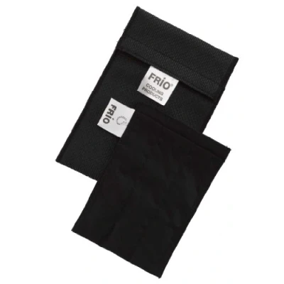 Afbeelding van FRIO PUMP Koeltas voor insuline, 11 x 9 cm, zwart, met waterdichte nylon binnenzak, 1 pomp, geen ijspakket of batterijen nodig