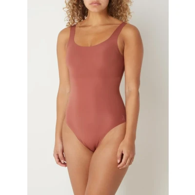 Afbeelding van Sloggi dames Zero Feel 2.0 naadloze body met uitneembare vulling in de kleur Roodbruin, maat: M