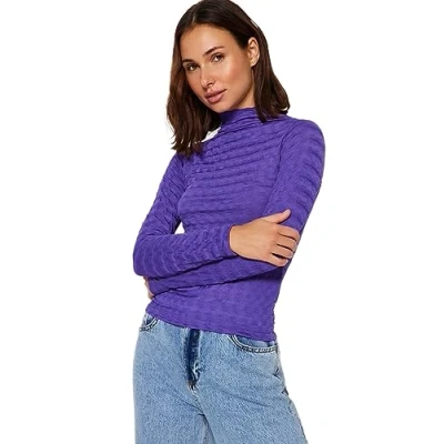 Afbeelding van Trendyol Claret Red Getailleerd/Body Sit Stropdas Detail Enkel Mouw Crop Elastisch Gebreide Blouse Twoaw23Bz00094
