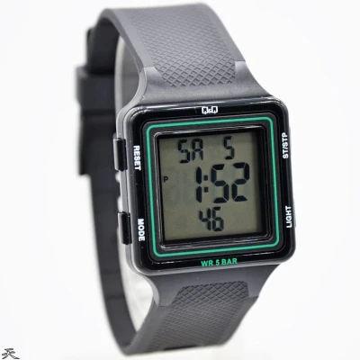 Afbeelding van Q&amp;Q Zwarte digitaal horloge M193J004Y