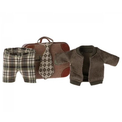 Afbeelding van Maileg poppenkleding en koffer grootvadermuis