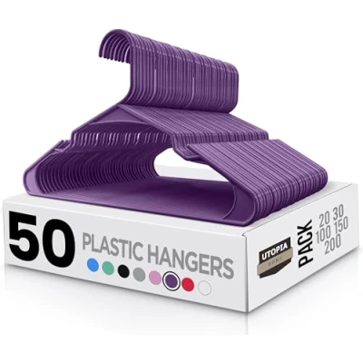 Afbeelding van Utopia Home Set van 50 witte plastic hangers voor kleding ruimtebesparende met inkeping duurzaam en slank schoudergroeven