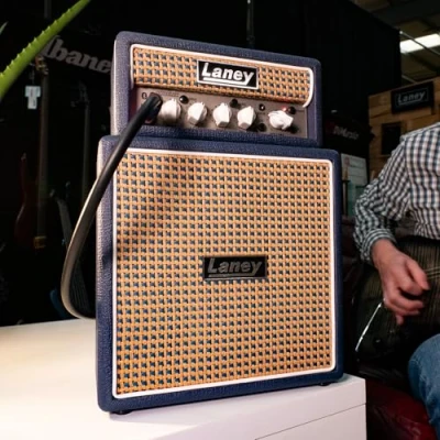 Afbeelding van Laney MINISTACK Bluetooth gitaarversterker op batterijen met smartphone interface Lionheart edition, B LION