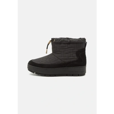 Afbeelding van Tommy Hilfiger dames Snowboot met suède details in de kleur Zwart, maat: 39