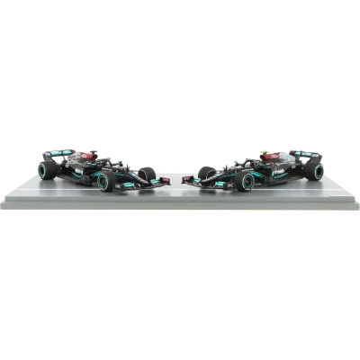 Afbeelding van Mercedes AMG F1 W12 E Performance Spark Modelauto 1:43 2021 Lewis Hamilton / Valtteri Bottas