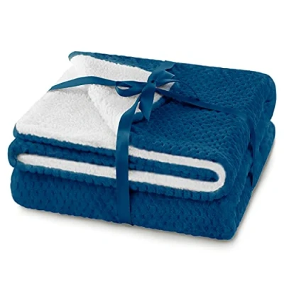 Afbeelding van AmeliaHome Knuffeldeken 70x150 cm delicate stiksels Sherpa lamsvel look woondeken Shleepy Indigo