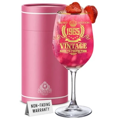 Afbeelding van CROWNLY CRYSTAL® 1965 60ste Verjaardagscadeaus Voor Haar Wijnglas Gepersonaliseerde Geschenken Vrouwen Verjaardagsdecoraties Cadeau Ideeën Moeder