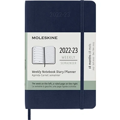 Afbeelding van Moleskine Weekplanner Voor 18 Maanden 2022/2023 Met Zachte Kaft En Elastische Sluiting Zak 9 X 14 Cm Kleur: Saffierblauw