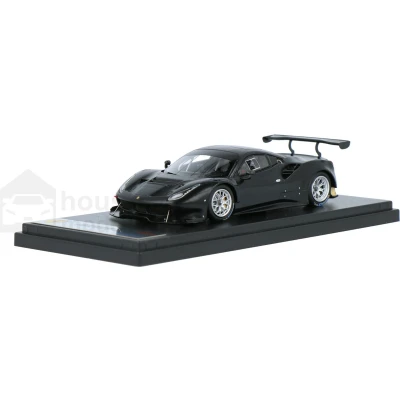 Afbeelding van De 1:43 Diecast Modelcar van Ferrari 488 GT3 Presentatie auto in Camo Versie 2016. fabrikant het schaalmodel is Looksmart.