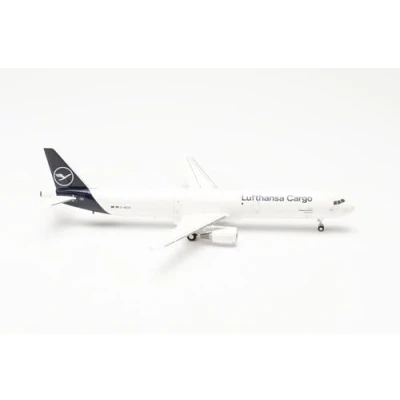 Afbeelding van Herpa vliegtuig model Lufthansa Cargo Airbus A321P2F D AEUC &quot;Hello Europe&quot;, schaal 1:200 voor verzamelaars, miniatuur deco, kunstof met onderstel