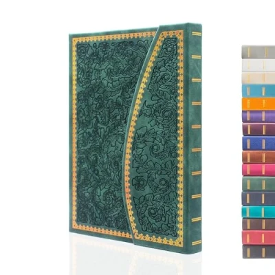 Afbeelding van VICTORIA&#039;S JOURNALS Magnetisch dagboek, snijwerk, vintage notitieboek, kunstleer, harde kaft, persoonlijk dagboek met gelinieerde pagina&#039;s en bladwijzer van lint, 20,4 x 14,5 cm, donkergroen