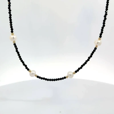Afbeelding van Zwarte kralenketting met 5 parels