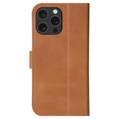 Afbeelding van Apple iPhone 16 Pro Max Hoesje Echt leder dbramante1928 Bookcase Bruin Telefoonhoesje