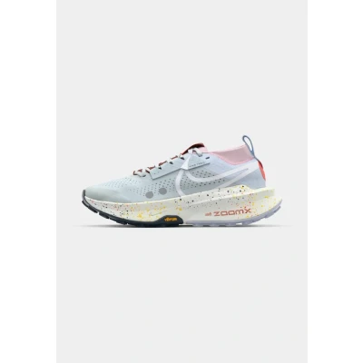 Afbeelding van Nike Performance Zoomx Zegama Trail hardloopschoenen, Dames, Maat: 37.5, Pure platinum/white/grey/pink/cinnamon/ember Textiel/ synthetisch