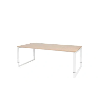 Afbeelding van Domino Plus vergadertafel, hoogte instelbaar (62 85cm) met 200x100cm &#039;zwevend&#039; havana/ kersen licht 25mm blad en wit (RAL9010) O poot frame