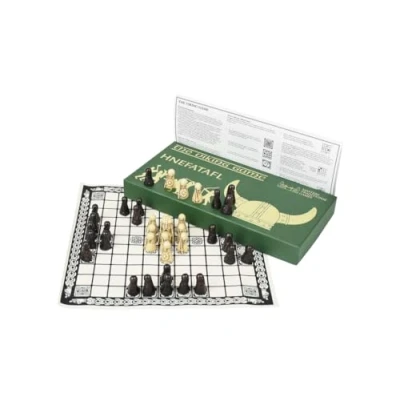 Afbeelding van Hnefatafl Board Game Viking Chess Set, The Masters Edition with Cloth and Detailed Resin Pieces