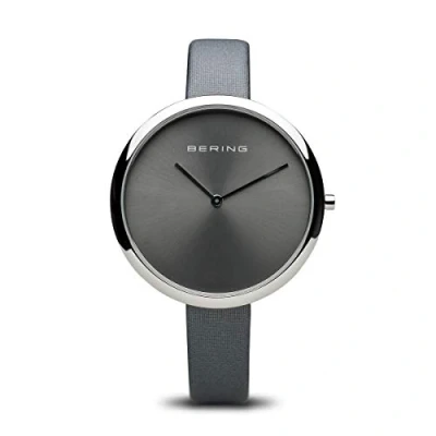 Afbeelding van BERING dameshorloge quartz uurwerk Klassieke collectie met satijn en saffierglas 12240 609 polshorloges