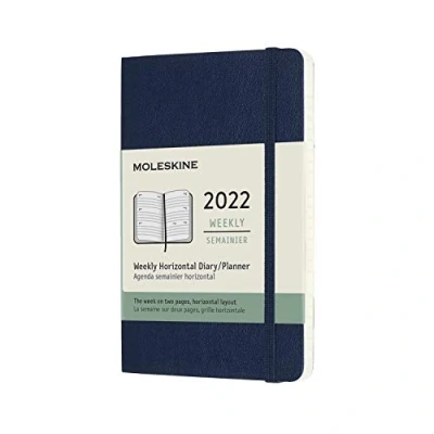 Afbeelding van Moleskine Weekkalender 2022, 12 maanden weekplanner, horizontaal, vaste omslag, formaat Pocket 9 x 14 cm, kleur saffier, 144 pagina&#039;s