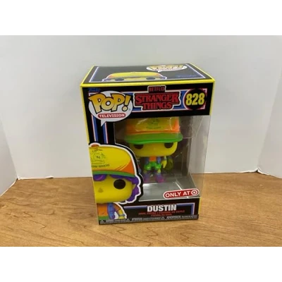 Afbeelding van Funko Stranger Things Dustin Beef Tee Black Light GITD Glow in The Dark Special Edition POP Television #828 vinylfiguur