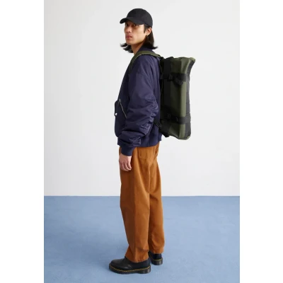 Afbeelding van Rains Texel Duffel Bag Small W3 green Weekendtas