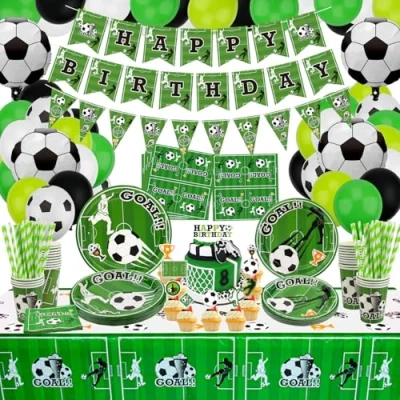 Afbeelding van Verjaardagsdecoratie voor voetbal: bevat voetbalballon, Happy Birthday banner, taartdeksel, borden, servetten, mok, tafelkleed en papieren rietjes sportverjaardagsdecoraties, 20 gasten