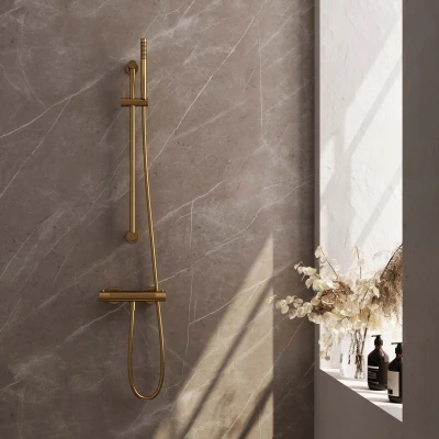 Afbeelding van BRAUER Gold Carving opbouw douche thermostaatkraan SET 01 met glijstang en staaf handdouche doucheslang goud geborsteld PVD