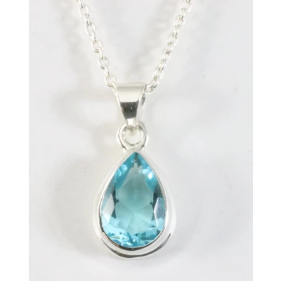 Afbeelding van Druppelvormige zilveren hanger met blauwe topaas aan ketting