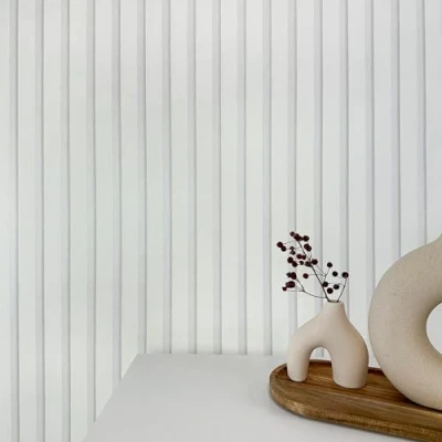 Afbeelding van WALLCOVER Behang wit vliesbehang strepen grijs zilveren panelen Scandinavische stijl wandpanelen moderne lamel Made in Germany