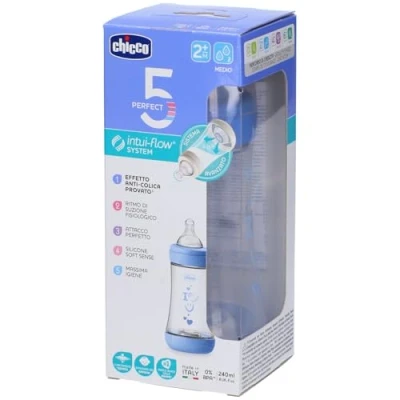 Afbeelding van Chicco PERFECT 5 anti koliek flesjes 240 ml, met gemiddelde doorstroming 2 maanden + zuignap van zachte siliconen, biofunctionele babyfles intui flow systeem, blauw