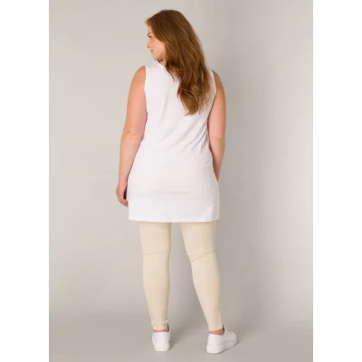 Afbeelding van BASE LEVEL CURVY Amina Top White maat 2(50)