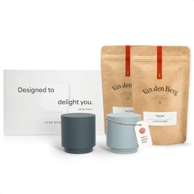 Afbeelding van LARS NYSØM Geschenkset met Zout en Peperstrooier &amp; Specerijen Mini Design fijn Alpenzout Braziliaanse Peper in aantrekkelijke Geschenkverpakking Stone Blue/Sky Blue